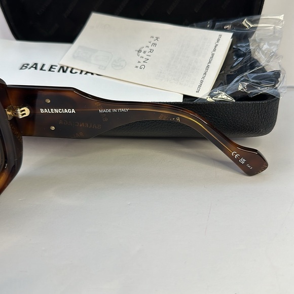 New Authentic Balenciaga
Women's BB0069S 53mm New Havana Rectangle Sunglasses - Picture 7 of 13